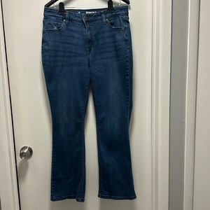 Curvy high waist bootcut jean.